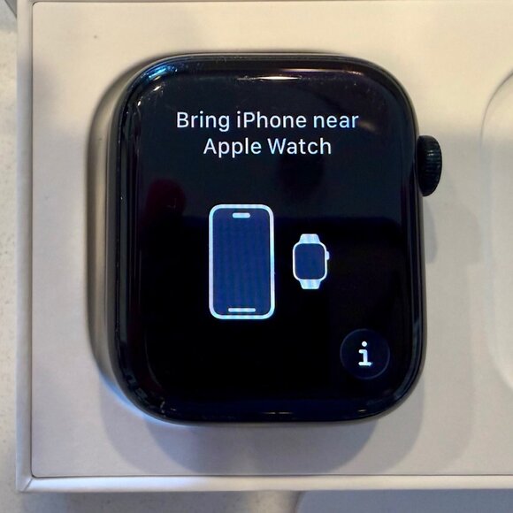 Apple Watch Series 8, Cellular, 45mm M/L, Midnight Aluminum Band, Original Boxes - Picture 4 of 6